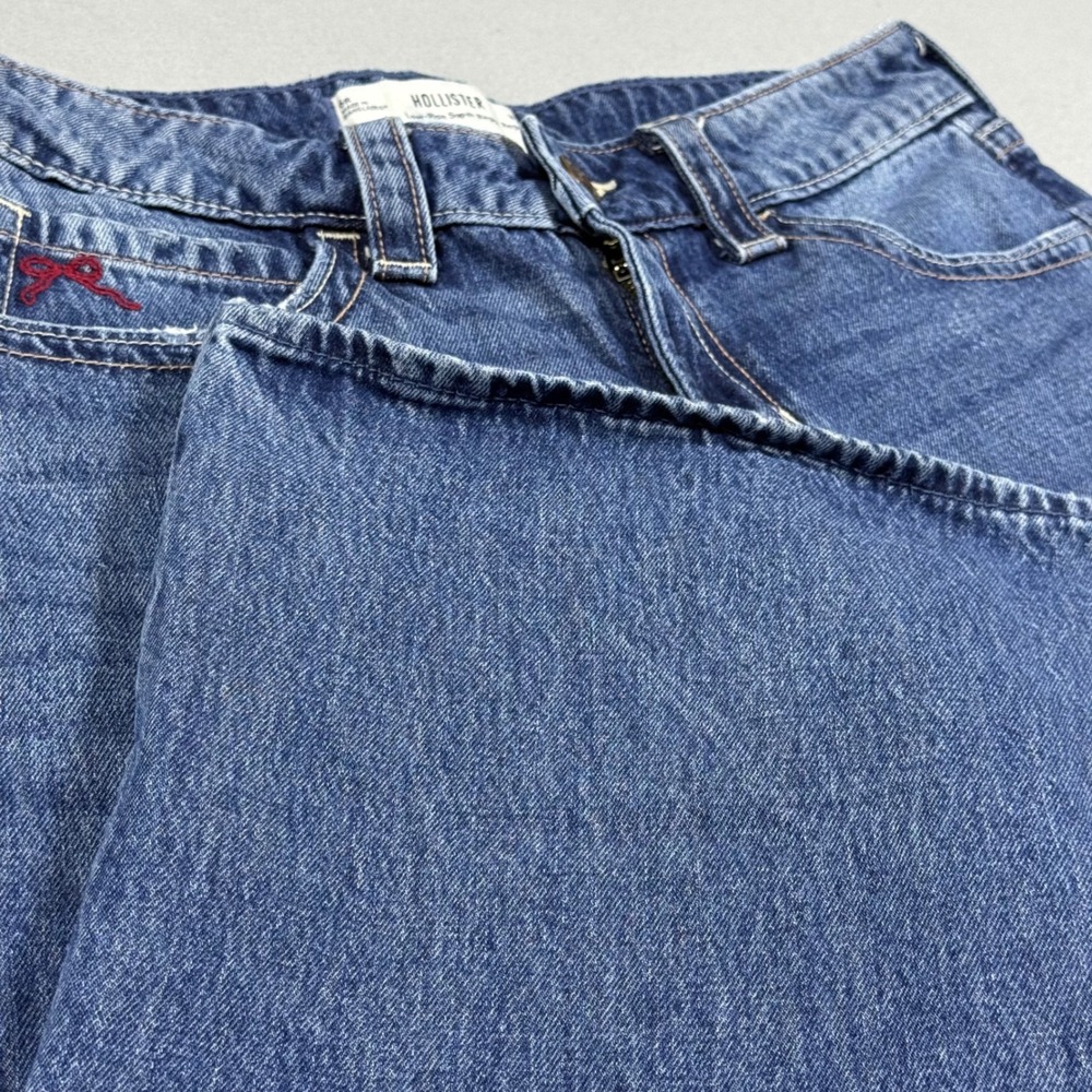 Hollister Low-Rise Super Baggy Jean Medium Wash Wide Leg Cherry Embroidery 6R 28